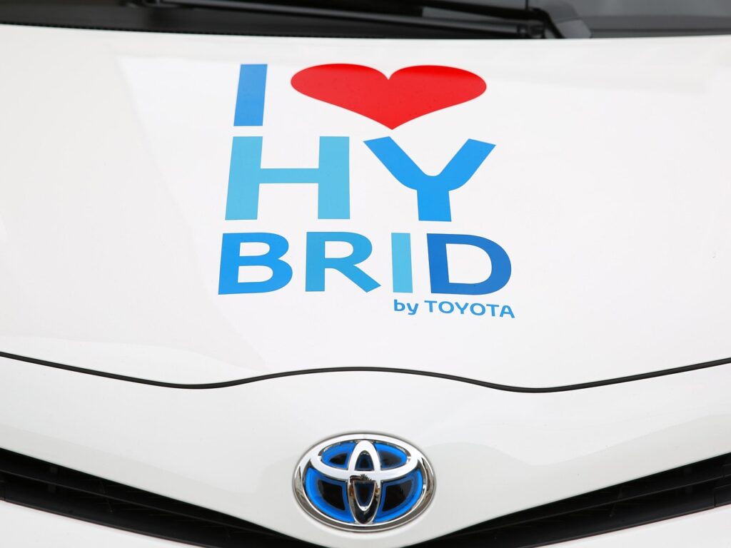 hybrid cars in india